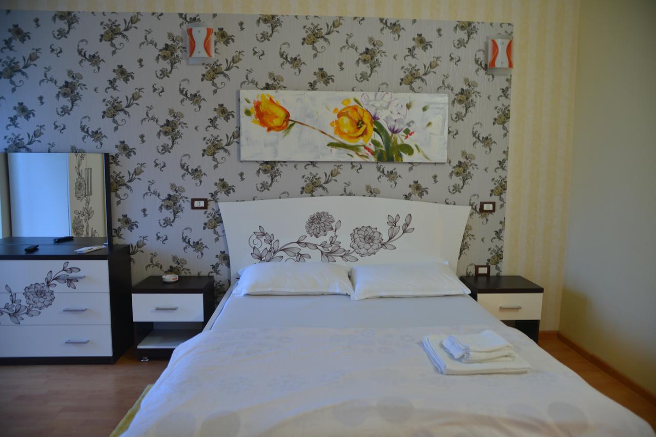 Royal Gaz Hotel Дуррес Экстерьер фото